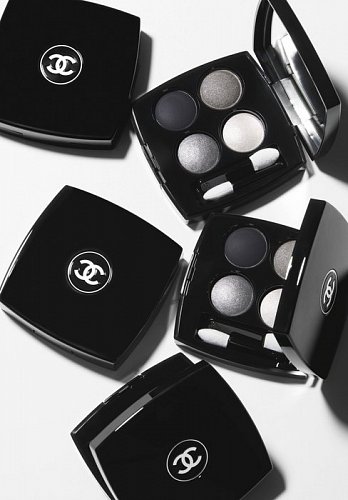 Chanel презентовал осеннюю коллекцию макияжа Noir Et Blanc