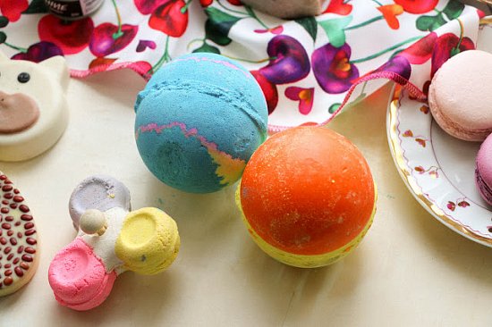 Lush выпустит 54 новых бомбы для ванны